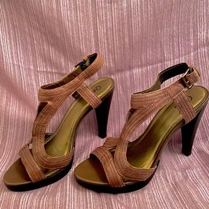 Carlos Santana Brown leather heels